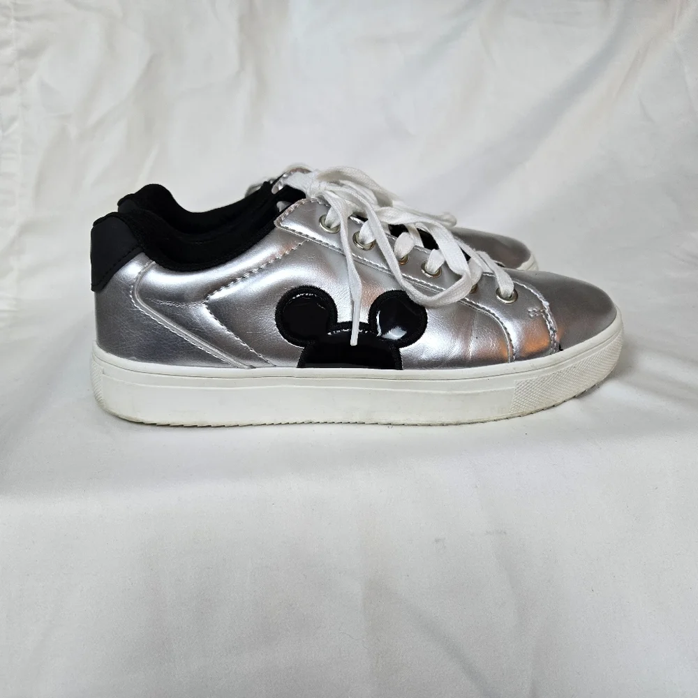 Disney Mickey Mouse Women Metallic Silver Character Lace Up Casual Sneakers Sz 8